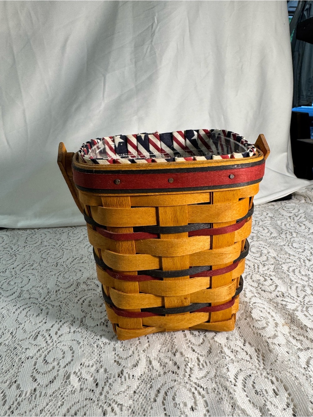 1995 LONGABERGER All American Carry-Along HANDWOVEN Basket W/LINER, Protector